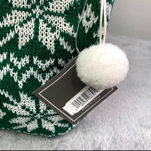 Ulta Beauty Makeup Snowflake Sweater Knit Bag w Sealed Items Extra Facial Masks - Picture 10 of 10